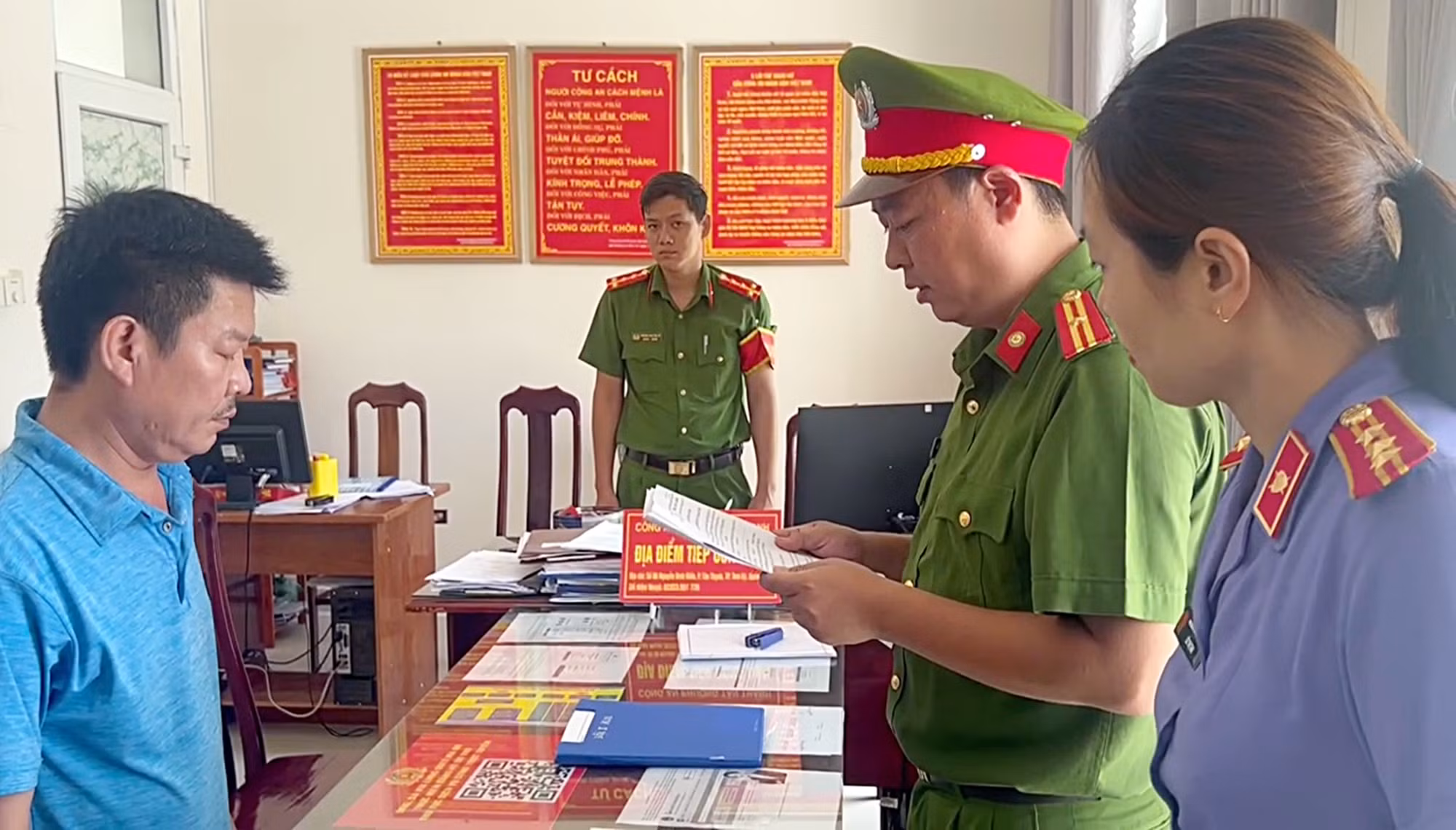 Khởi tố nhân viên Chi nhánh Văn phòng đăng ký đất đai nhận “bồi dưỡng” 165 triệu đồng -0