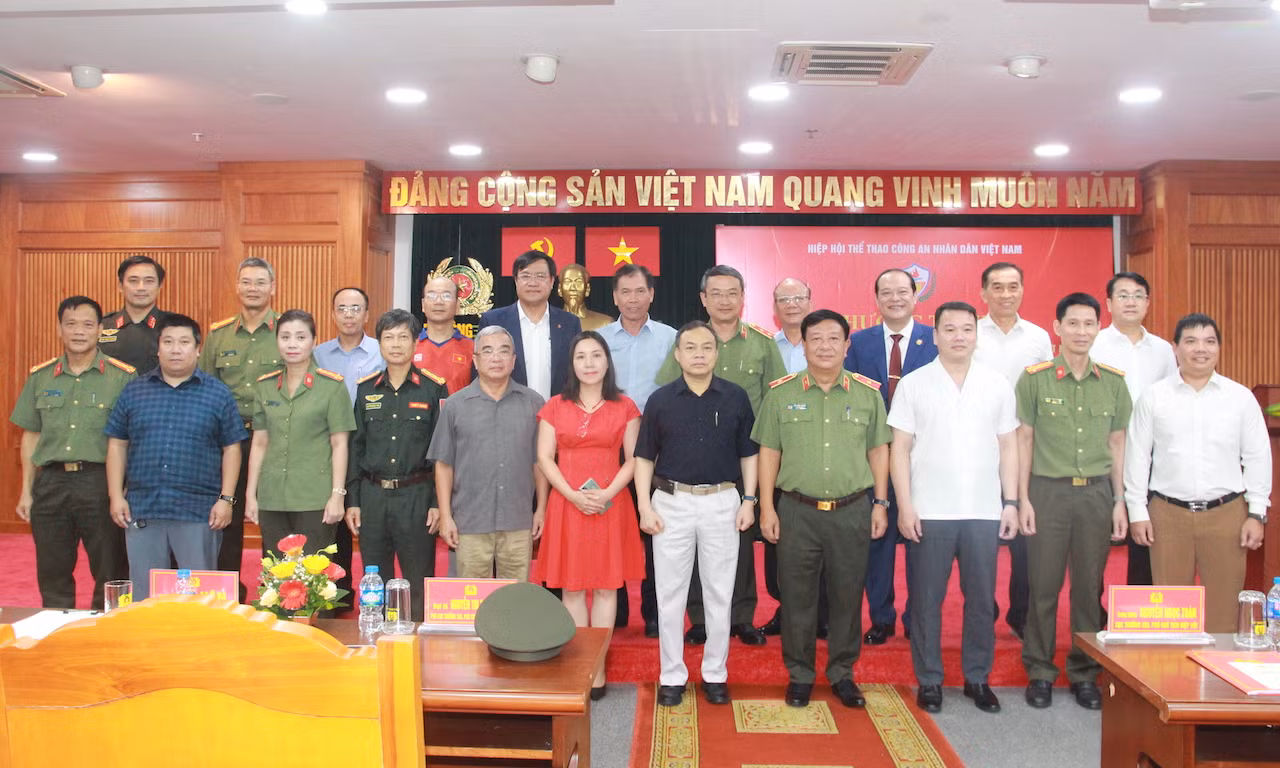 Bổ sung Uỷ viên Ban Chấp hành Hiệp hội Thể thao CAND, khen thưởng tập thể, cá nhân xuất sắc -1