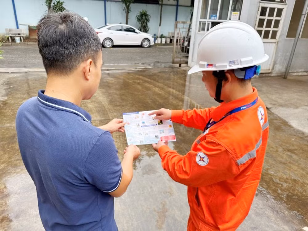 Tích cực triển khai các giải pháp tiết kiệm điện trên địa bàn Thủ đô -0