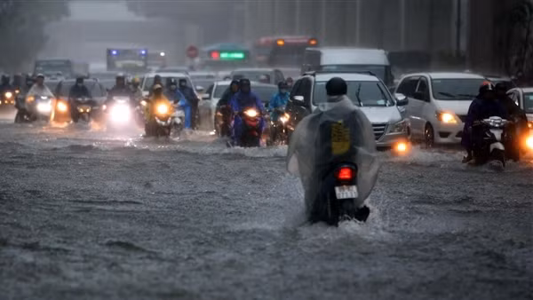 Mưa dông diện rộng trên khắp cả nước