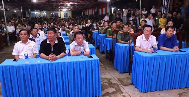 Ấn tượng đêm giao lưu văn nghệ và tuyên truyền, phổ biến pháp luật tại xã Ea Pô -0
