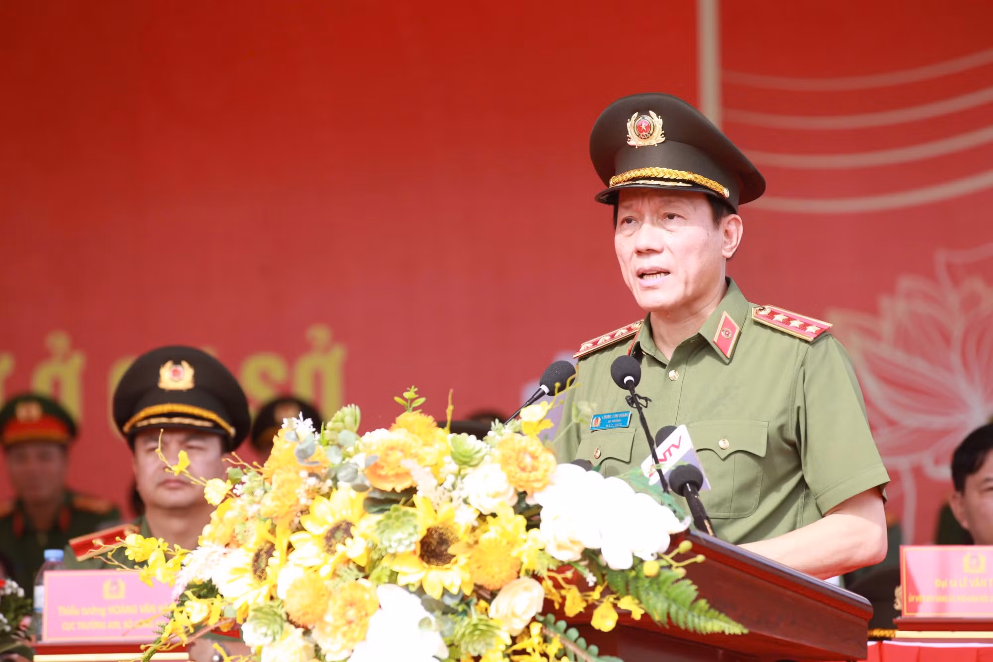 Bộ trưởng Lương Tam Quang: Lực lượng tham gia bảo vệ an ninh, trật tự ở cơ sở phải nỗ lực hết mình, khắc phục khó khăn để hoàn thành xuất sắc mọi nhiệm vụ -0