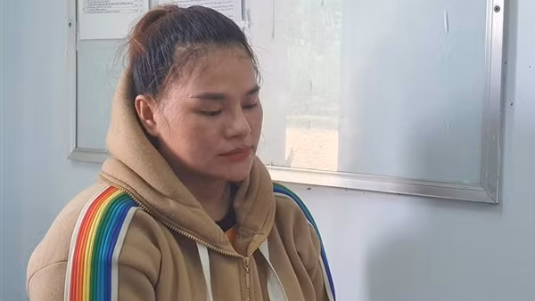 Thuê xe ôm đóng giả nhân viên ngân hàng để lừa đảo