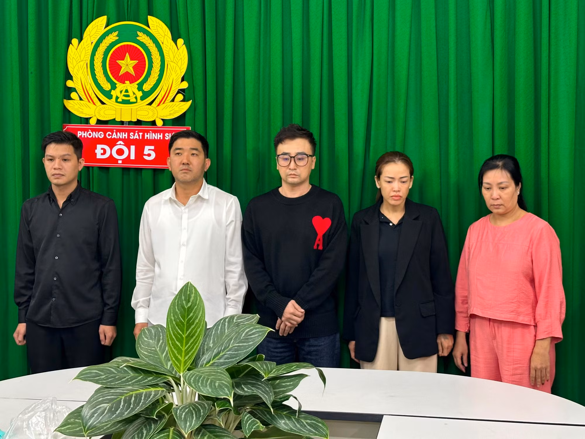 Nhà hàng do người Hàn Quốc quản lý, thu lợi 20 tỷ đồng từ hoạt động mại dâm -0
