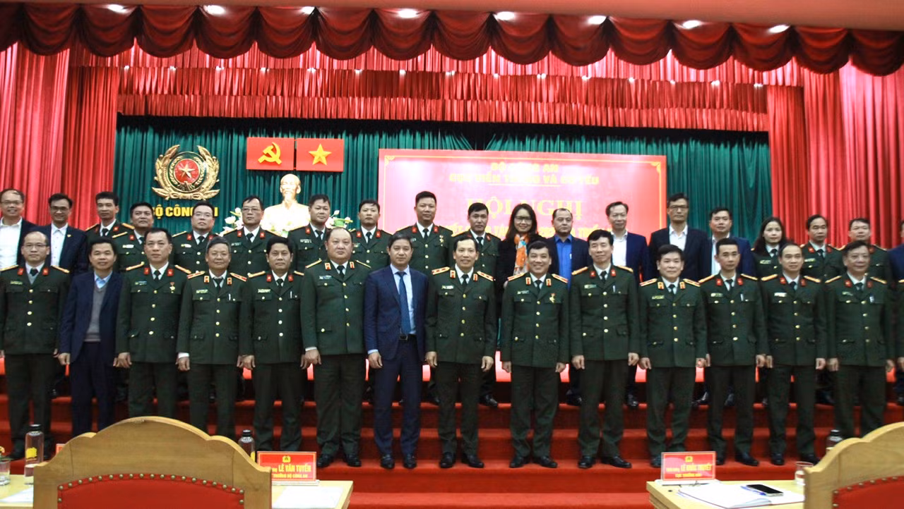 Quyết tâm thực hiện mục tiêu hiện đại hóa lực lượng viễn thông cơ yếu CAND theo lộ trình -0
