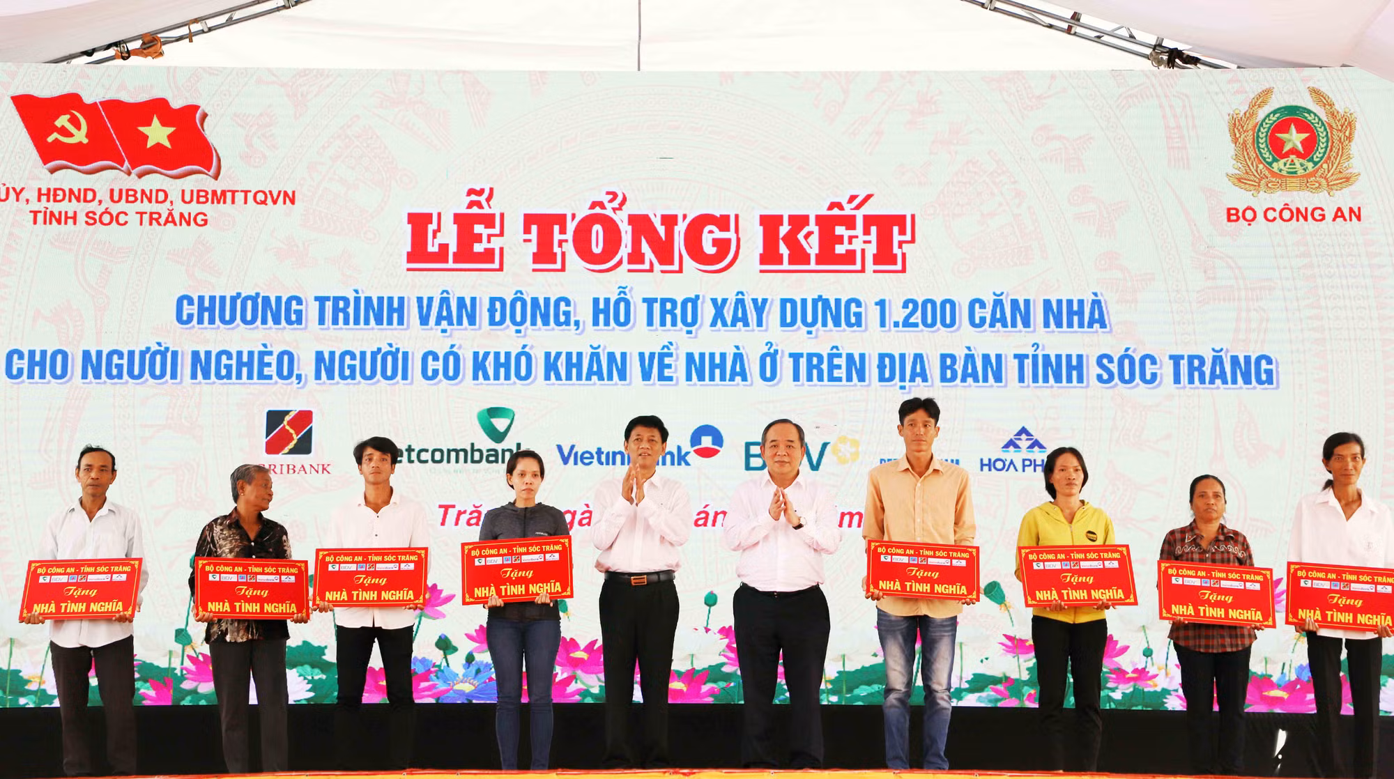 Chủ tịch nước Võ Văn Thưởng dự lễ tổng kết chương trình trao 1.200 căn nhà tặng người dân khó khăn ở Sóc Trăng -0