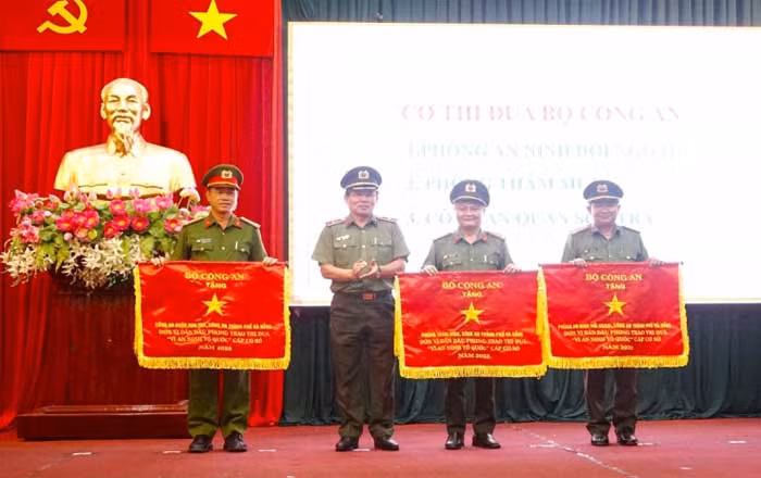 Công an các đơn vị, địa phương triển khai công tác năm 2024 -0