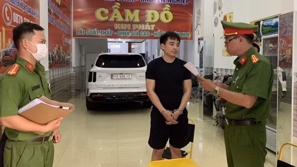 Chủ tiệm cầm đồ điều hành đường dây cho vay lãi nặng đến 730%/năm
