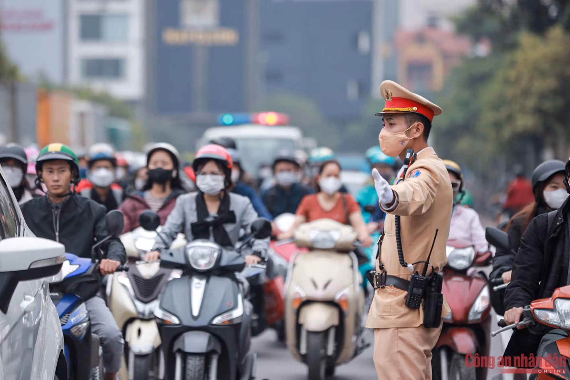 Giữ bình yên đường phố Thủ đô dịp Tết Dương lịch 2024 ảnh 1 CSGT Thủ đô giữ bình yên đường phố dịp Tết Dương lịch 2024 -0