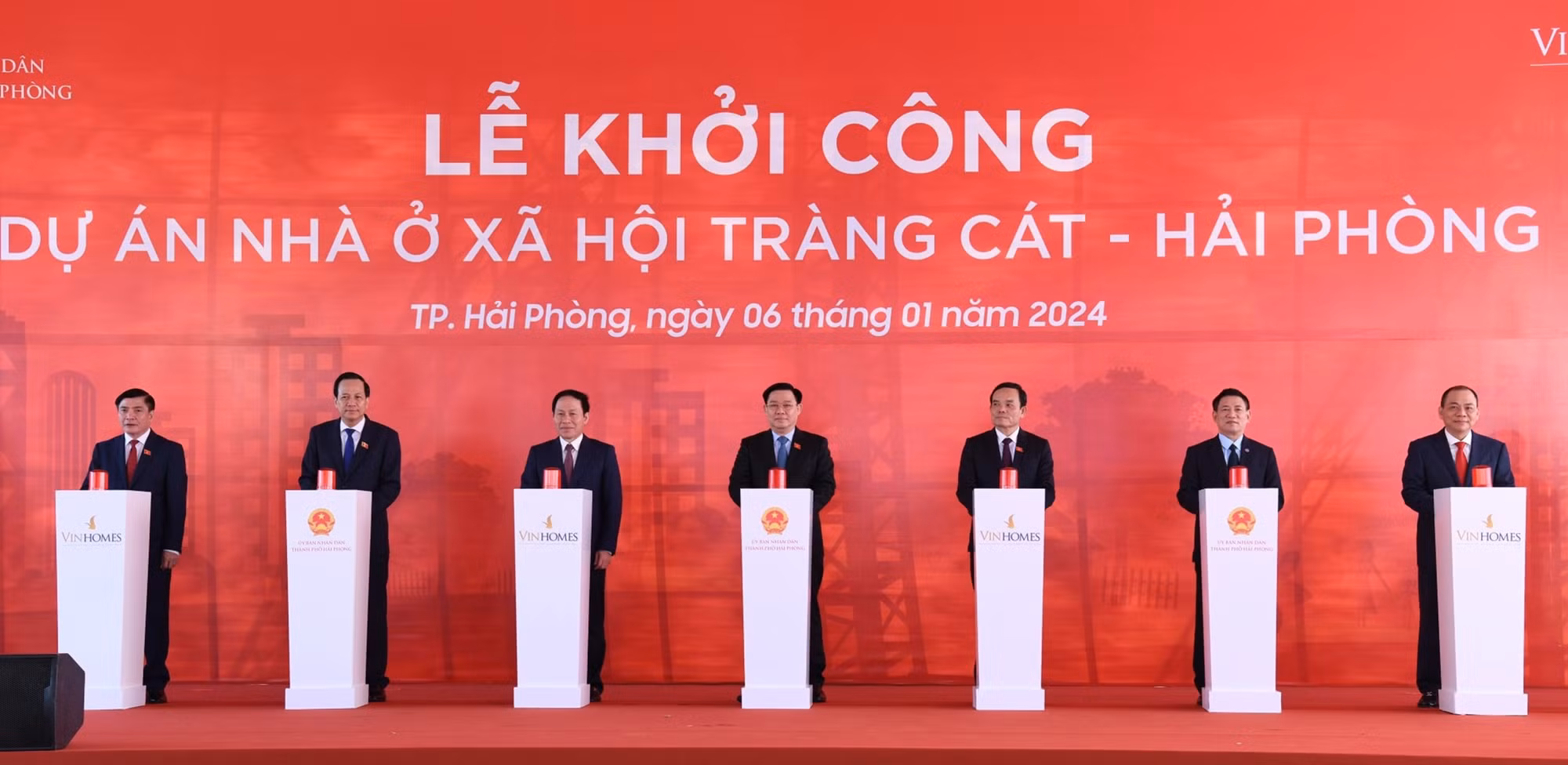 Chủ tịch Quốc hội Vương Đình Huệ tiếp xúc cử tri là công nhân, người lao động TP Hải Phòng -0