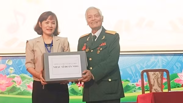 Tiếp nhận nhiều tài liệu quý của Nhạc sĩ Doãn Nho