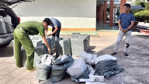 Chống buôn lậu và xuất nhập cảnh trái phép (Bài 2)