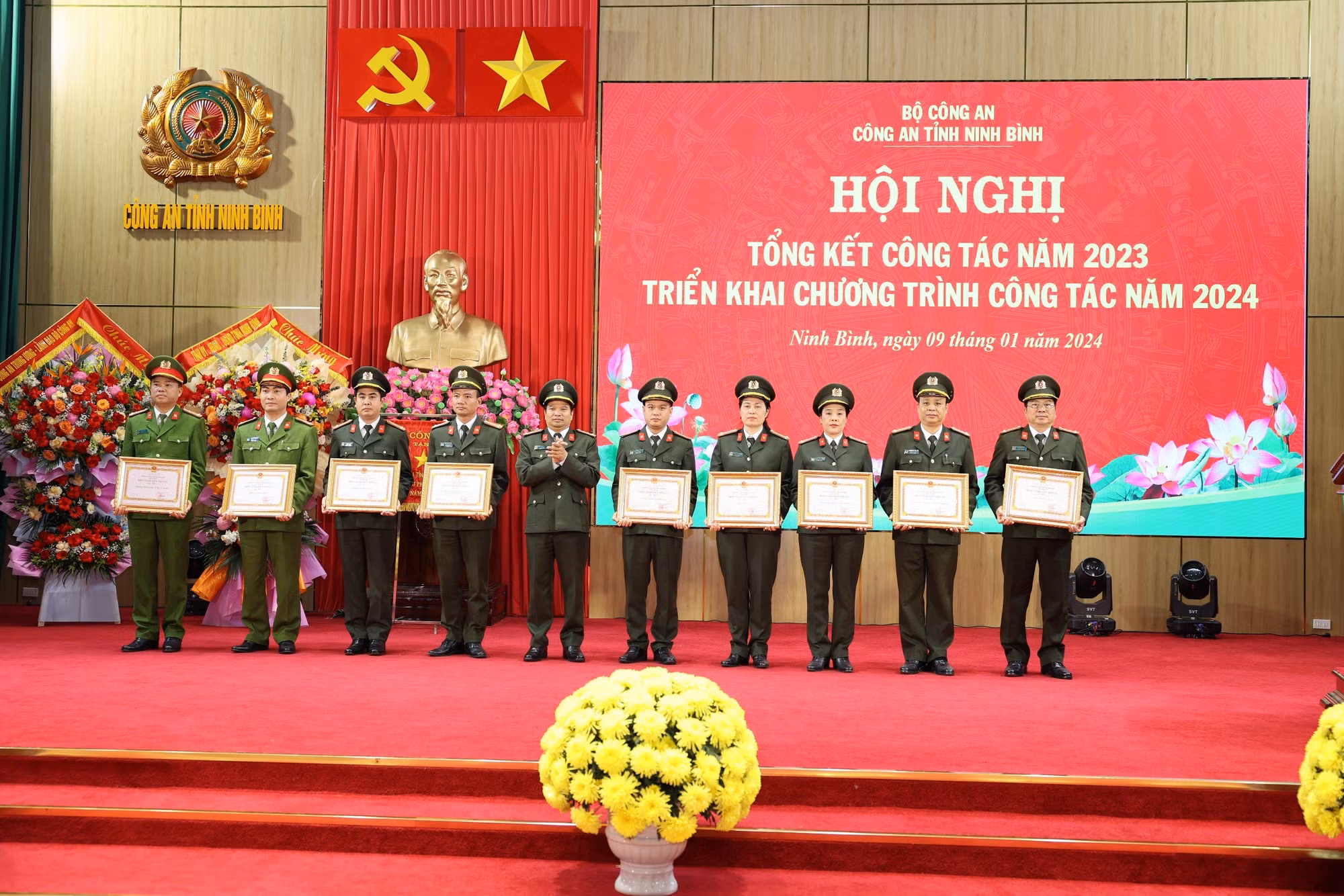 Công an Ninh Bình tiếp tục có những bước đi vững chắc, hiệu quả rõ nét trên các mặt công tác -0