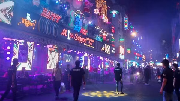 “Phố Tây” ngày cuối năm
