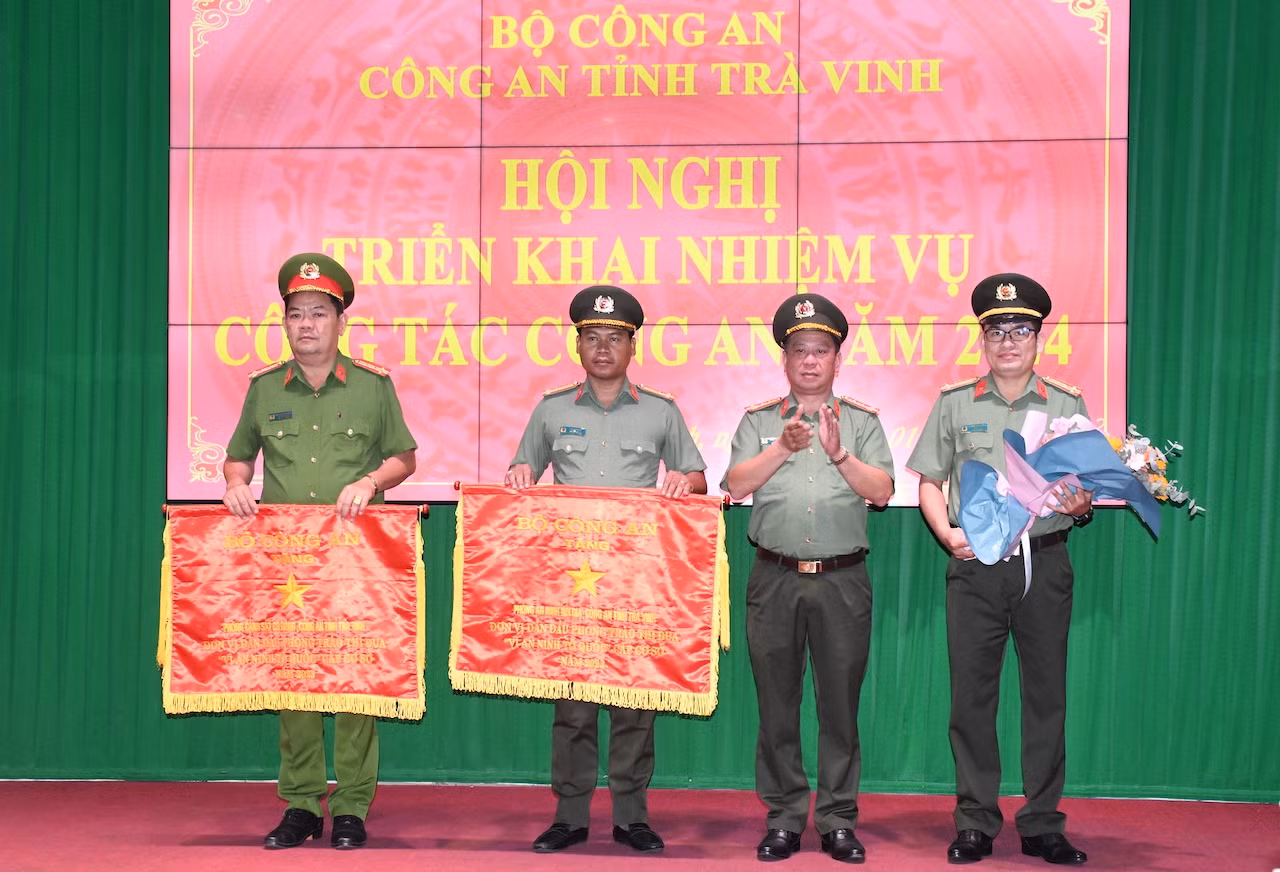 Công an Trà Vinh chủ động nắm chắc tình hình “từ sớm, từ xa” -0
