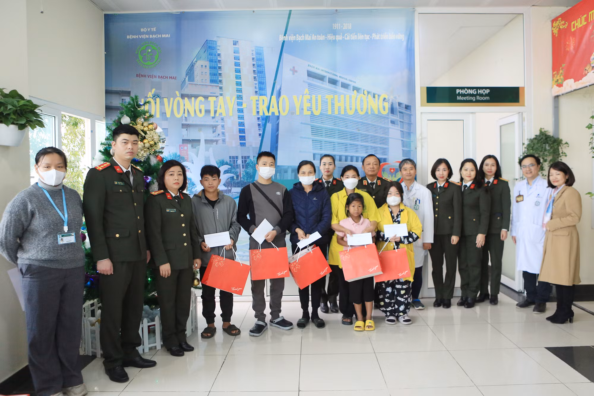 Sẻ chia với các trường hợp bệnh nhi có hoàn cảnh khó khăn -0