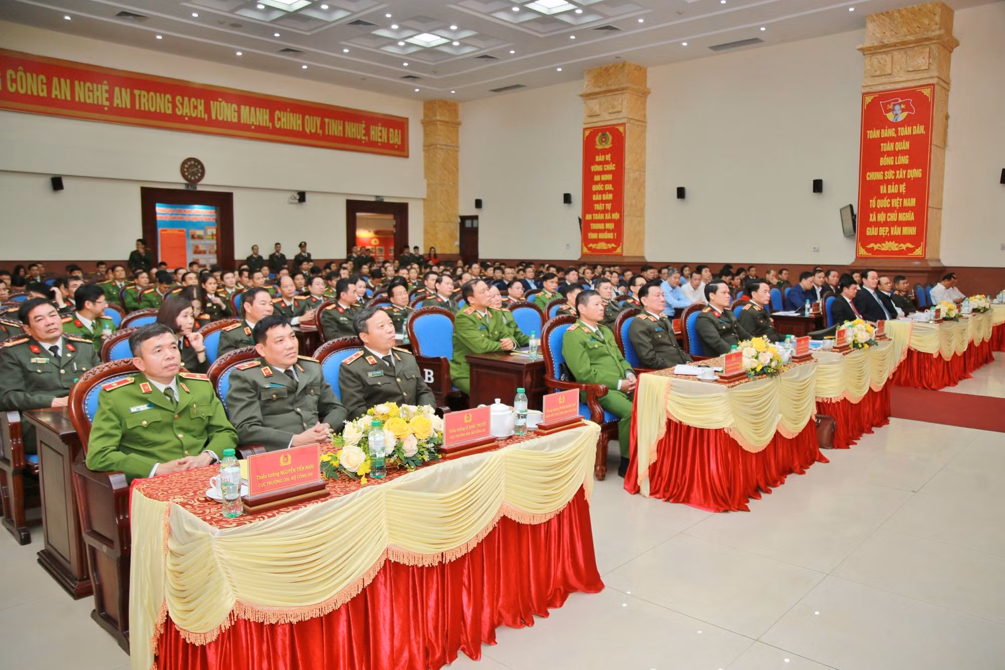 Công an Nghệ An: Hoàn thành xuất sắc 3 mục tiêu, 10 nhiệm vụ công tác trọng tâm đề ra -0