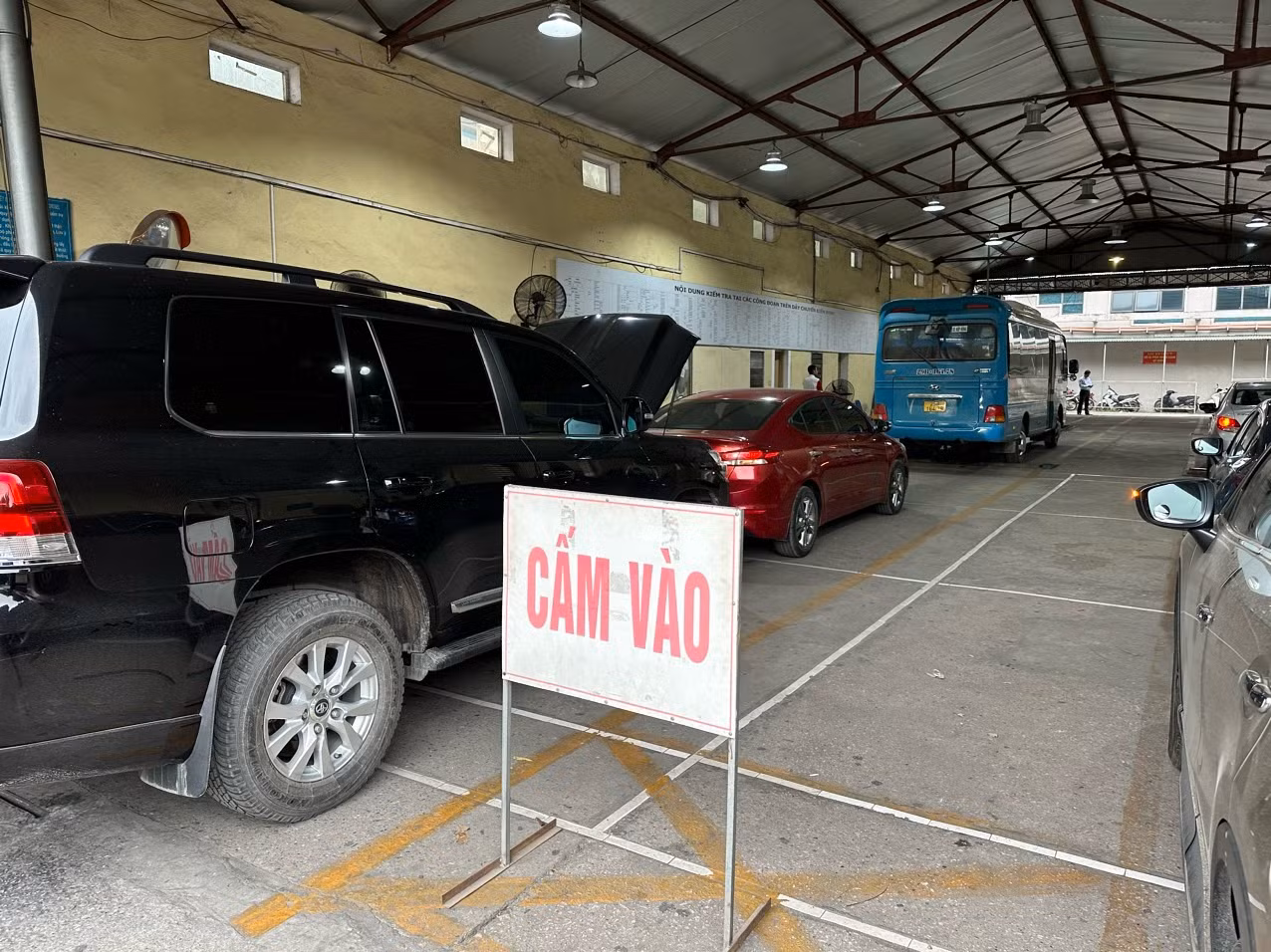  Đăng kiểm tháng đầu năm 2024: Thủ đô Hà Nội và TP Hồ Chí Minh bớt “nóng” -0