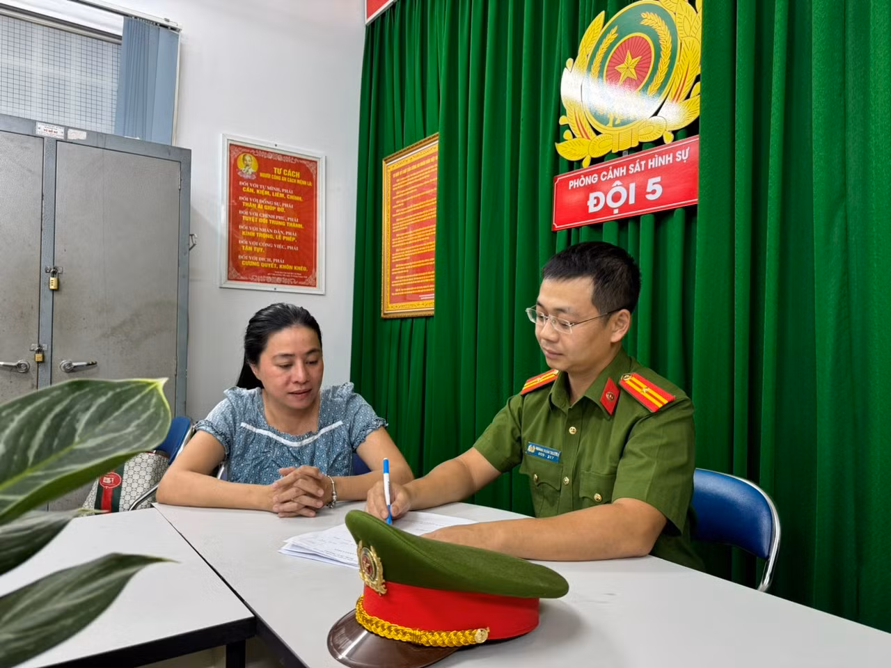 Phá ổ chứa mại dâm do một phi công Cơ trưởng hàng không điều hành -0