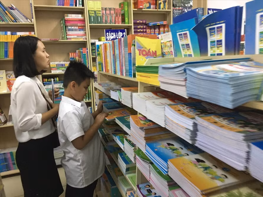 Trao quyền lựa chọn sách giáo khoa cho các nhà trường -0