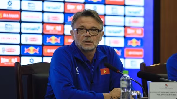 HLV Philippe Troussier nói gì về "cơn bão chấn thương" của ĐTQG Việt Nam