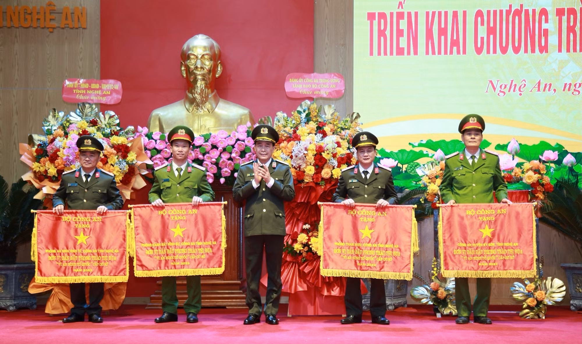 Công an Nghệ An: Hoàn thành xuất sắc 3 mục tiêu, 10 nhiệm vụ công tác trọng tâm đề ra -0