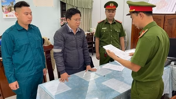 Giám đốc phòng giao dịch ngân hàng lừa đảo chiếm đoạt 14 tỷ đồng