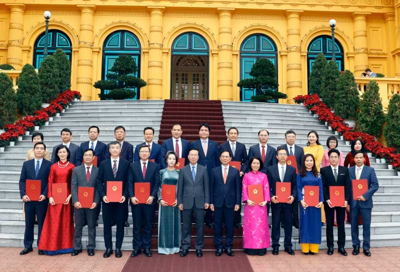 Đại sứ đặc mệnh toàn quyền là người đại diện cao nhất của đất nước -0