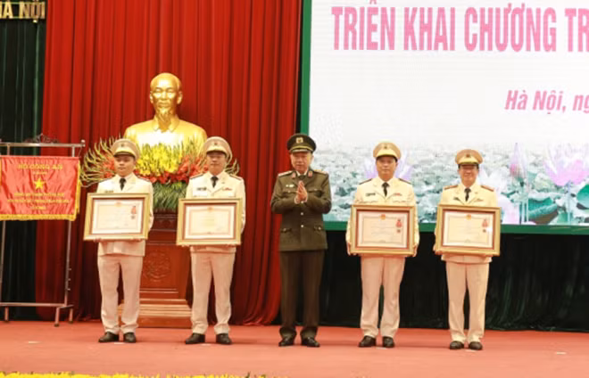 Nỗ lực hoàn thành xuất sắc nhiệm vụ đảm bảo ANTT của Thủ đô -0