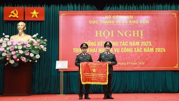 Tiếp tục tăng cường công tác quản lý Nhà nước về trang bị và kho vận CAND