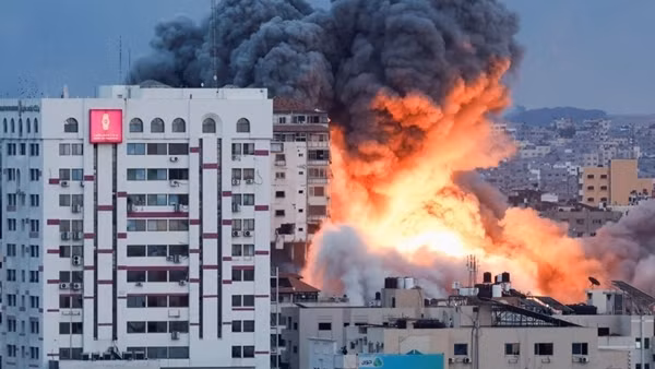 Xung đột Israel-Hamas vượt qua Dải Gaza?