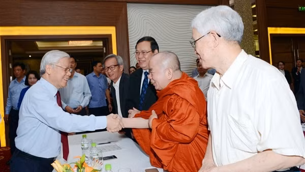 Tổng Bí thư Nguyễn Phú Trọng - Tấm gương sáng ngời của người Cộng sản chân chính