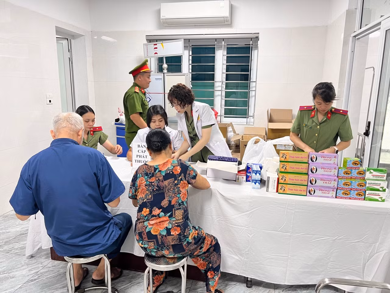 Bênh viện Y học cổ truyền với nhiều hoạt động ý nghĩa trong Tháng 7 tri ân -1
