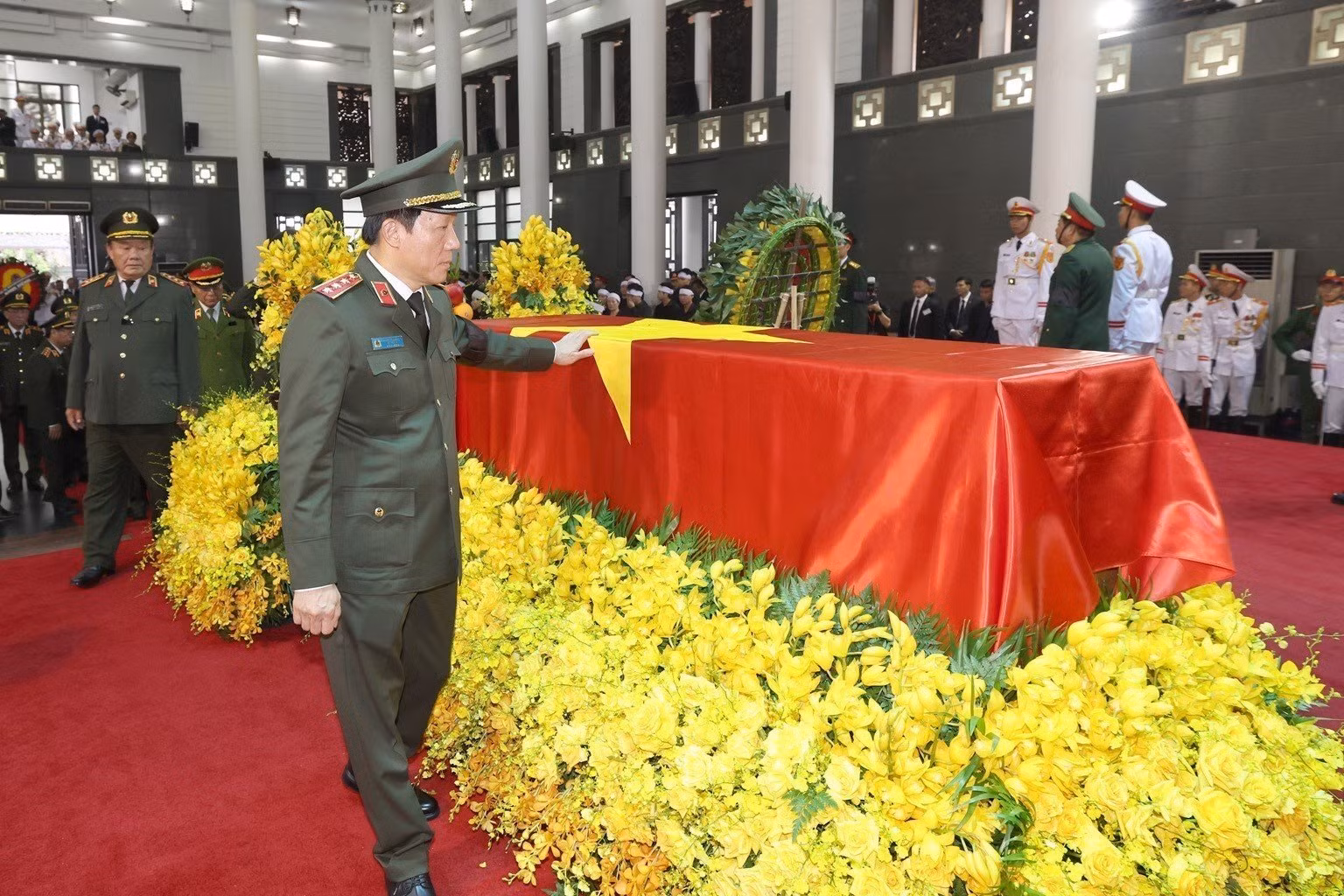 Đoàn đại biểu các đơn vị CAND thành kính viếng Tổng Bí thư Nguyễn Phú Trọng -0