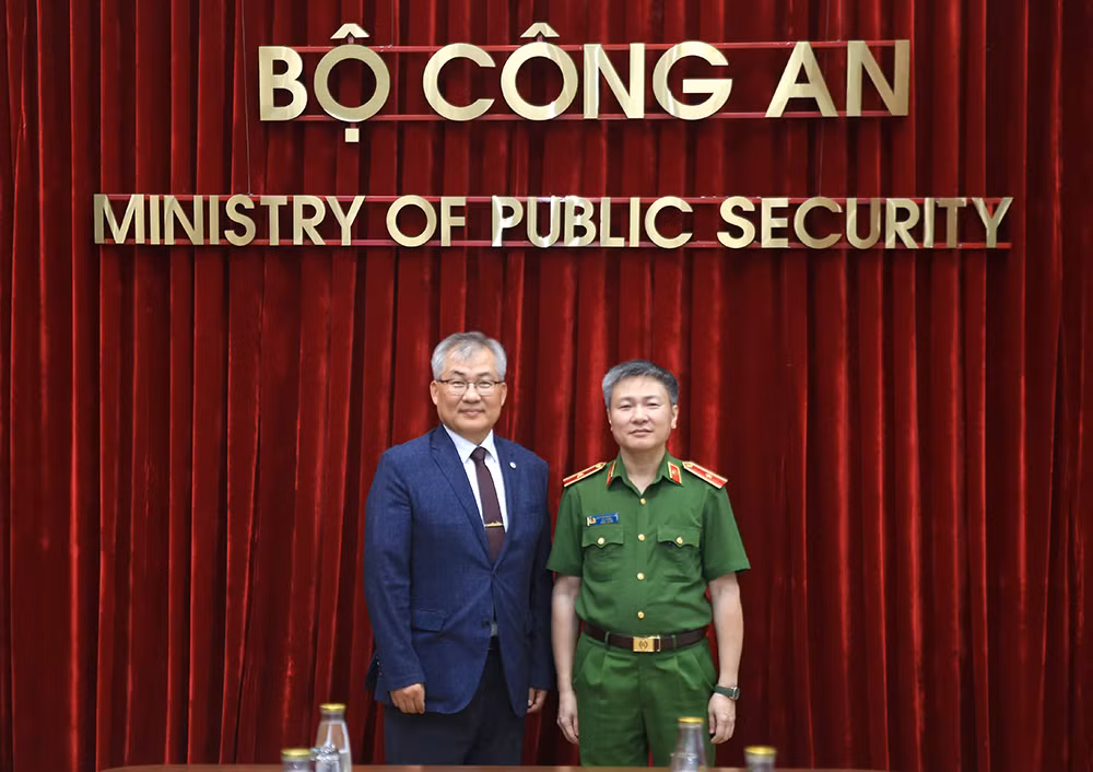 Bộ Công an tăng cường hợp tác với Cơ quan Cảnh sát biển Hàn Quốc -0