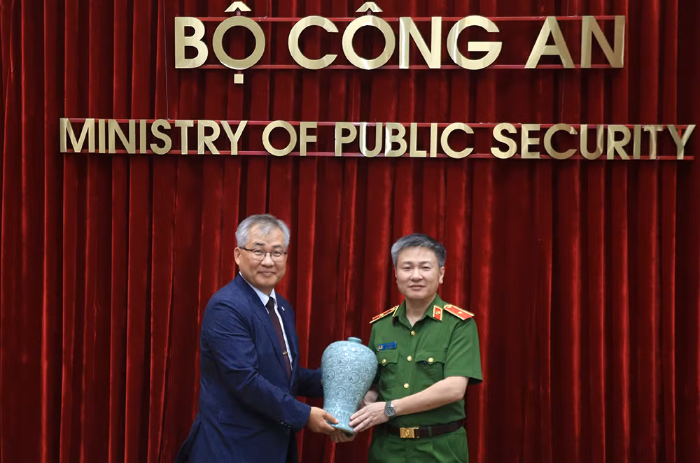 Bộ Công an tăng cường hợp tác với Cơ quan Cảnh sát biển Hàn Quốc -1