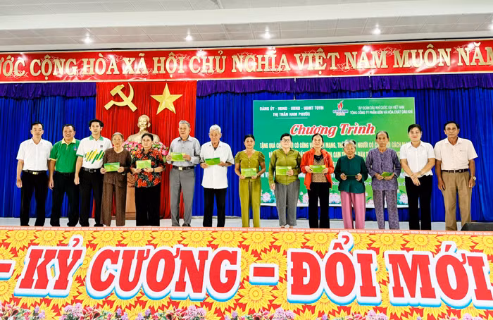 PVFCCo với nhiều hoạt động thiết thực, ý nghĩa kỷ niệm Ngày Thương binh - Liệt sĩ -0