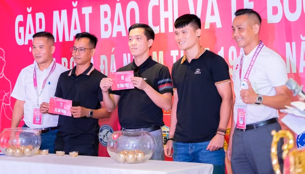 Khai mạc&nbsp;Giải bóng đá phong trào Nhâm Tuất năm 2024 -0