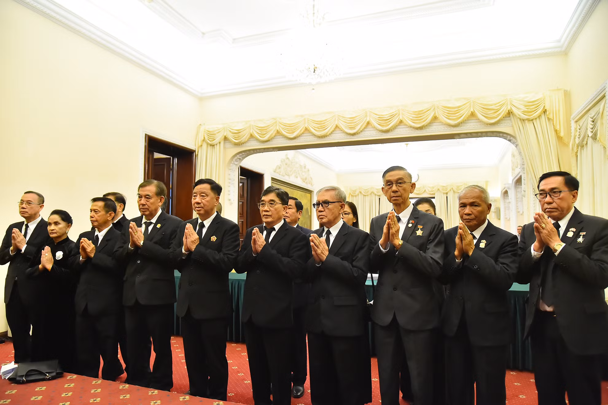 Đại sứ các nước, kiều bào viết sổ tang kính tiễn đưa Tổng Bí thư Nguyễn Phú Trọng - 2