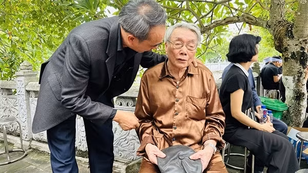 “Tôi thương ông cả cuộc đời giản dị, hy sinh vì dân vì nước”