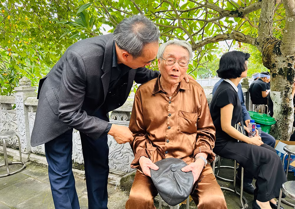 “Tôi thương ông cả cuộc đời giản dị, hy sinh vì dân vì nước” -0