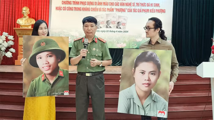 Xúc động chuyện phục dựng, trao tặng di ảnh Anh hùng liệt sĩ -0