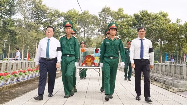 Truy điệu và an táng hơn 170 hài cốt liệt sĩ quân tình nguyện và chuyên gia Việt Nam