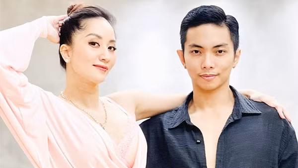 Bước nhảy hạnh phúc trên sàn khiêu vũ thể thao