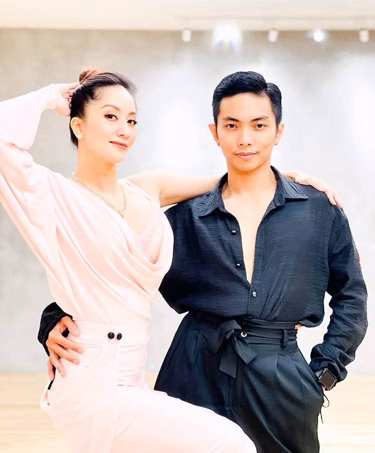 doi uyen uong khanh thy phan hien.jpg -0