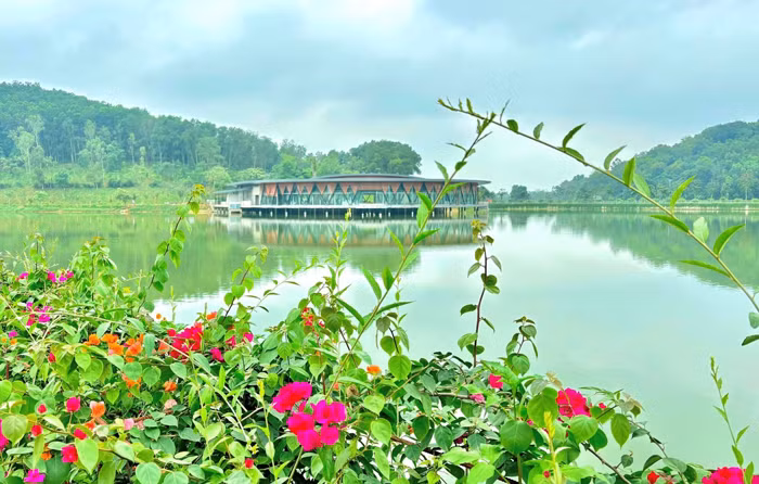 Cùng khám phá tại Lamori Resort & Spa -0