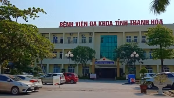 Người mẹ tử vong, con gái đăng clip “tố” bác sĩ tắc trách
