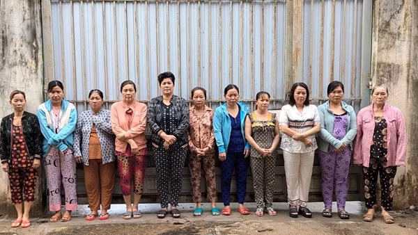 Khởi tố 20 đối tượng tham gia đánh bạc tại Cồn Én