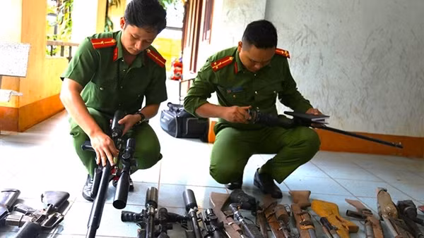 Nhiều cách làm hiệu quả trong thu hồi vũ khí, vật liệu nổ và công cụ hỗ trợ