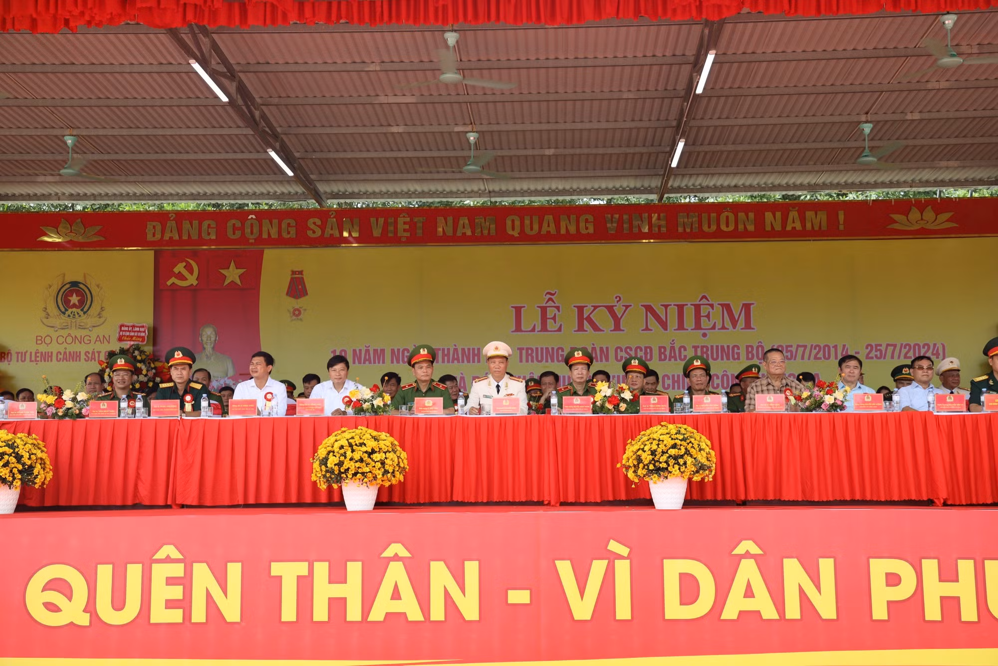 Trung đoàn Cảnh sát Cơ động Bắc Trung Bộ: Vinh dự đón nhận Huân chương Chiến công hạng Ba -0
